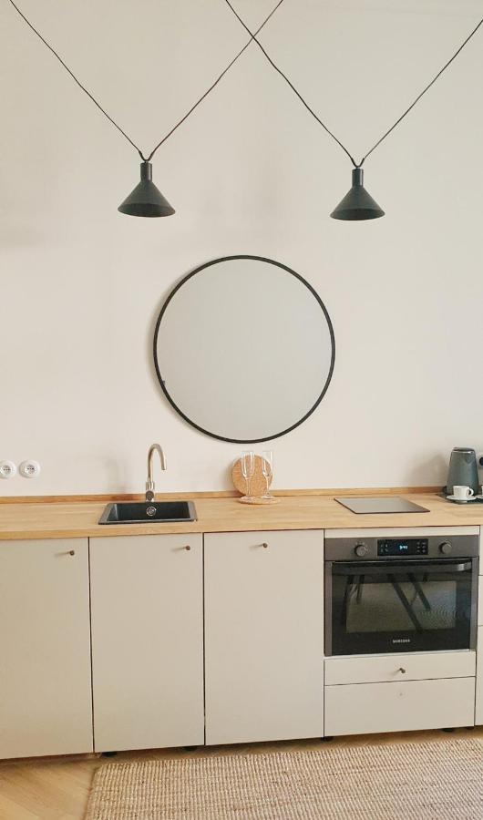 Tennis Apartment